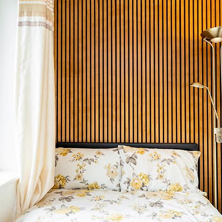 Earley Luxury Ensuite Room With Private Entrance Reading Exterior photo
