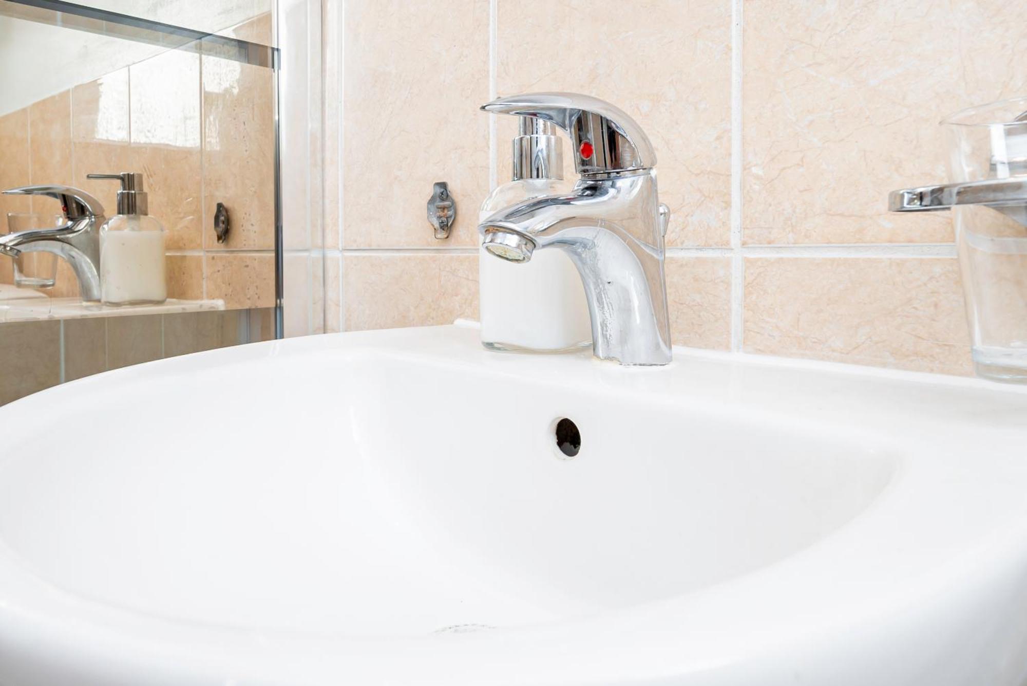 Earley Luxury Ensuite Room With Private Entrance Reading Exterior photo