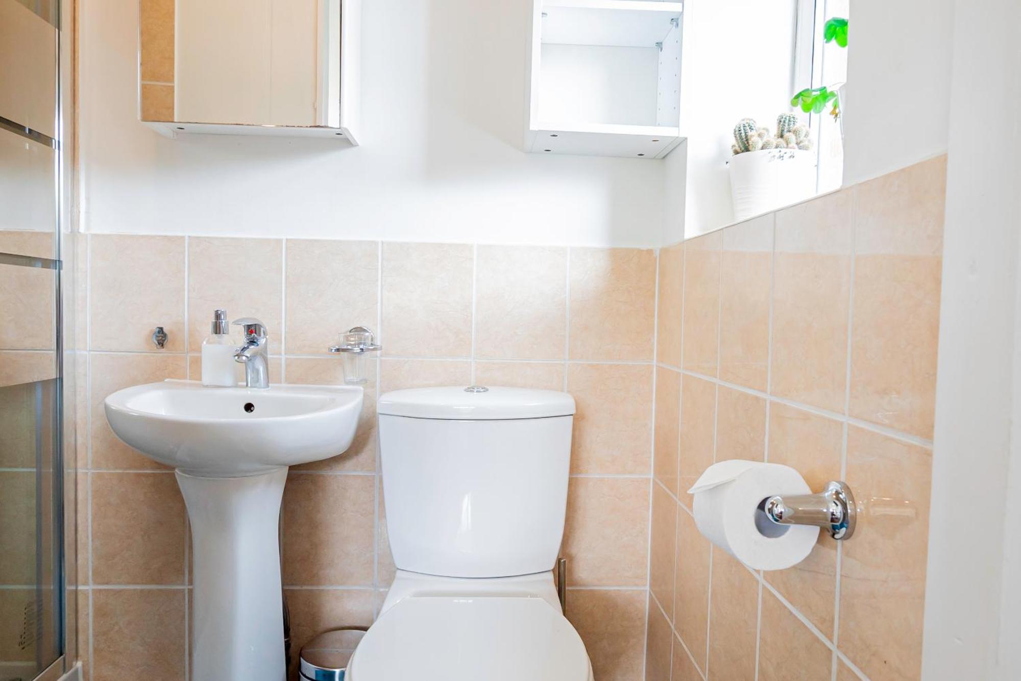 Earley Luxury Ensuite Room With Private Entrance Reading Exterior photo