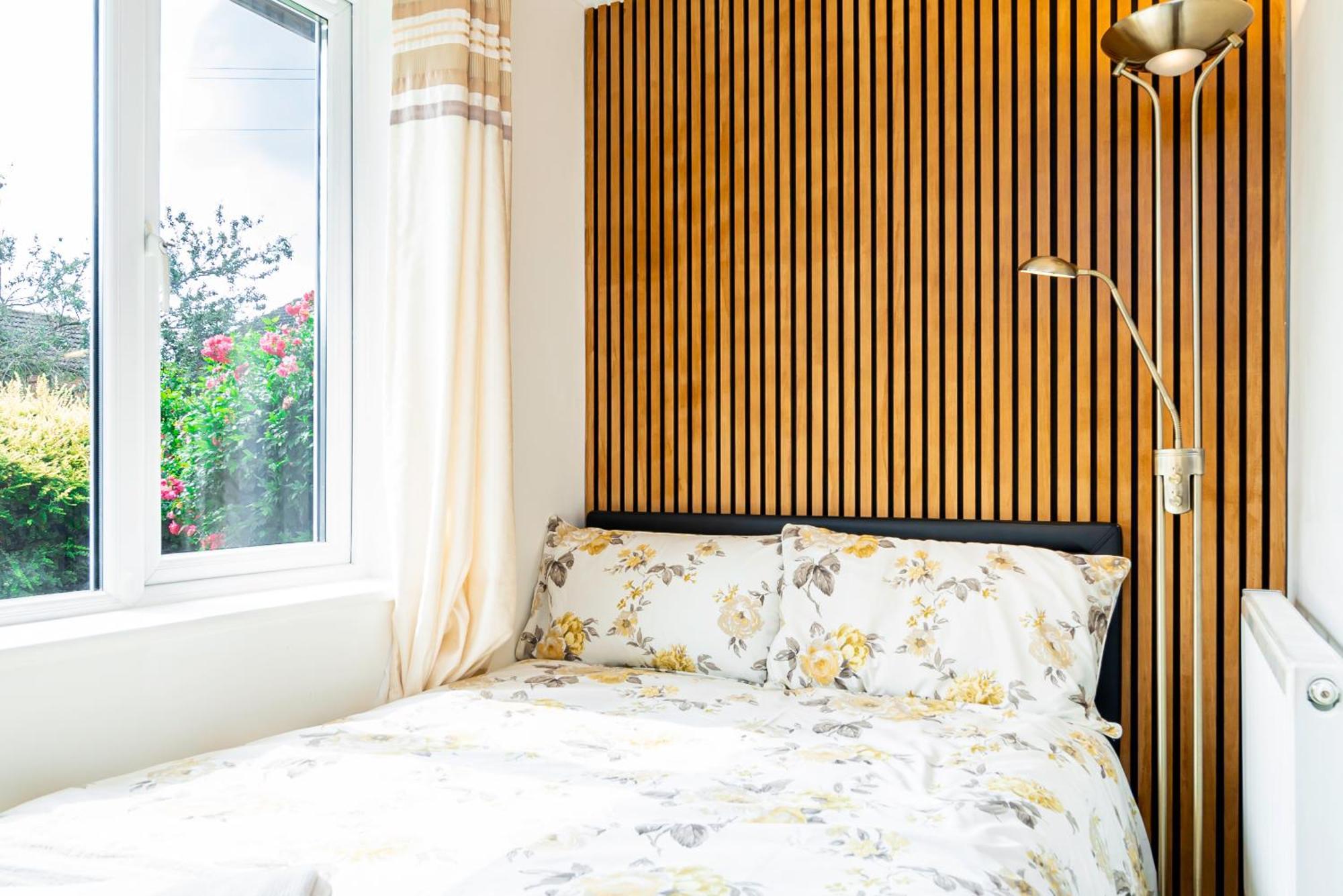 Earley Luxury Ensuite Room With Private Entrance Reading Exterior photo