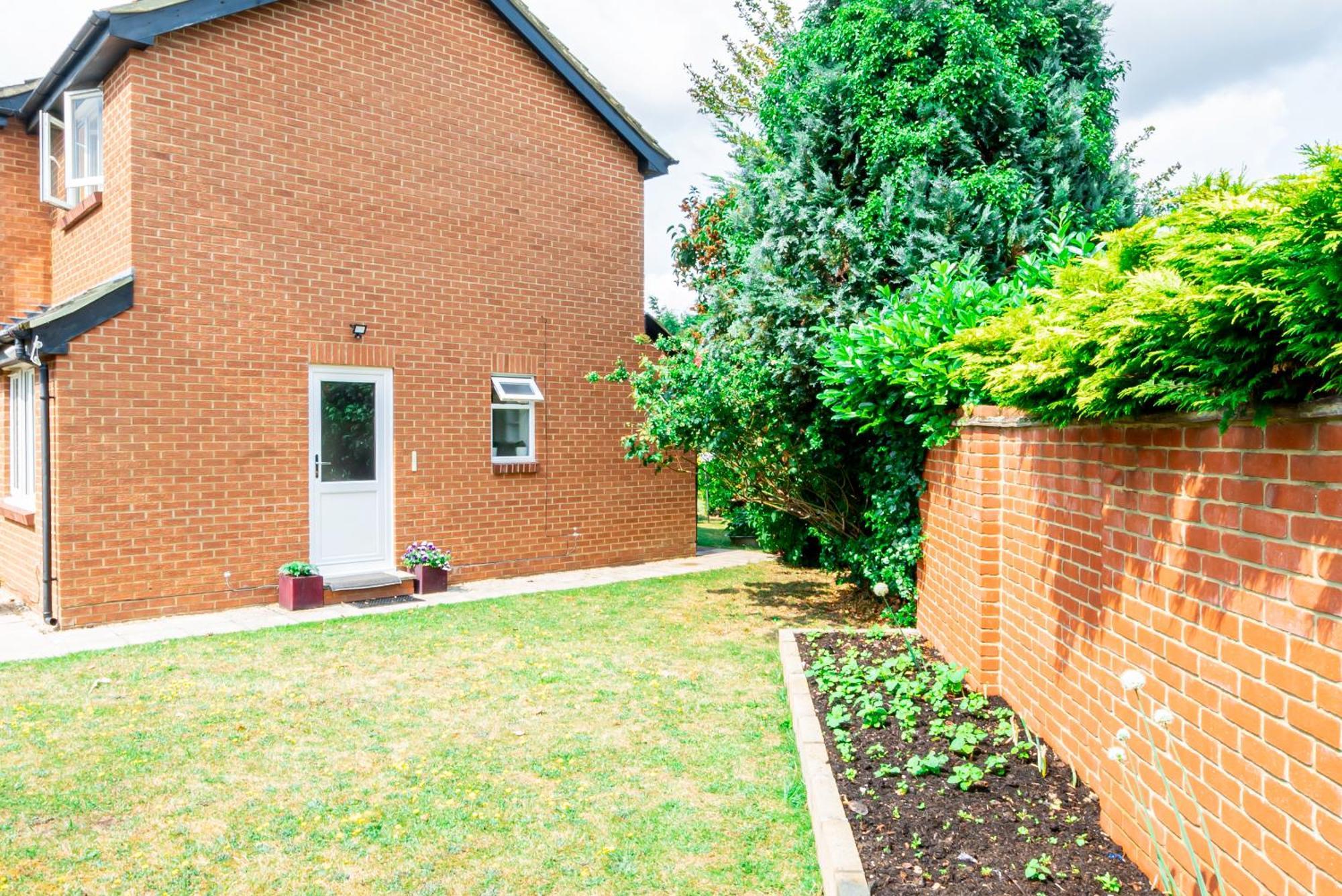Earley Luxury Ensuite Room With Private Entrance Reading Exterior photo